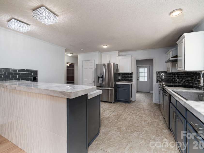 417 Pinnacle Road, Kings Mountain, NC 28086.  MLS# CAR4436311, YatesRealty ID 57832. 
