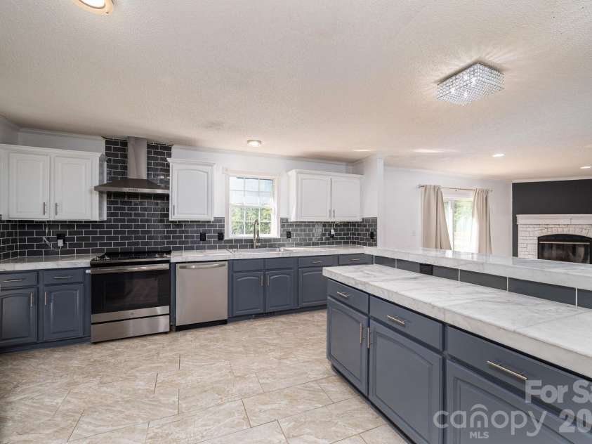 417 Pinnacle Road, Kings Mountain, NC 28086.  MLS# CAR4436311, YatesRealty ID 57832. 