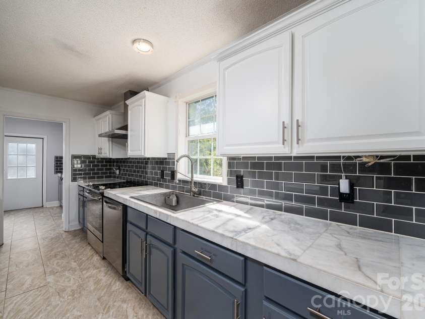 417 Pinnacle Road, Kings Mountain, NC 28086.  MLS# CAR4436311, YatesRealty ID 57832. 
