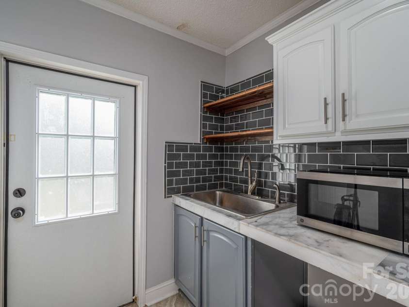 417 Pinnacle Road, Kings Mountain, NC 28086.  MLS# CAR4436311, YatesRealty ID 57832. 