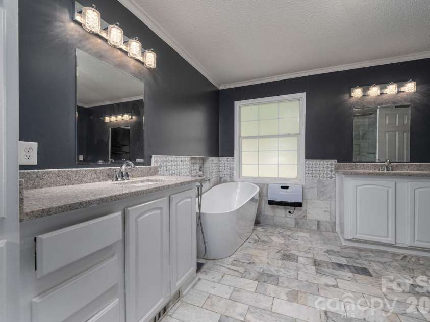 417 Pinnacle Road, Kings Mountain, NC 28086.  MLS# CAR4436311, YatesRealty ID 57832. 
