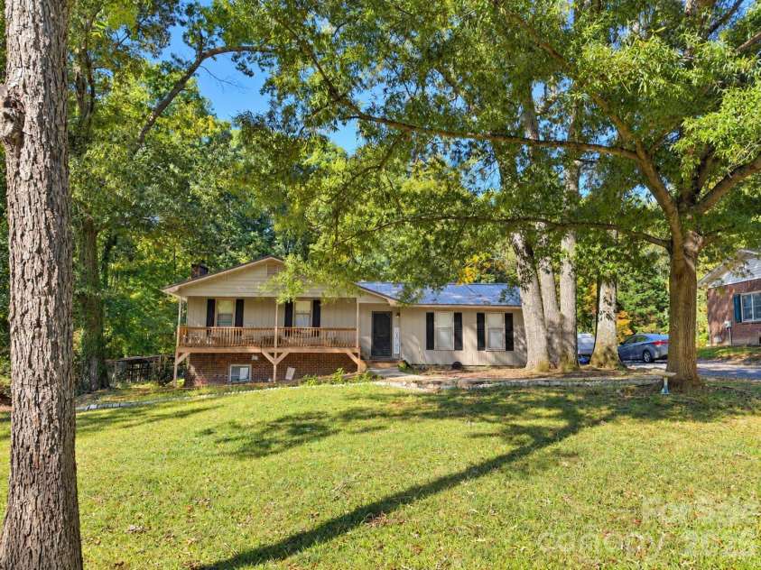 716 Carson Street, Troy, NC 27371.  MLS# CAR4436719, YatesRealty ID 57833. 