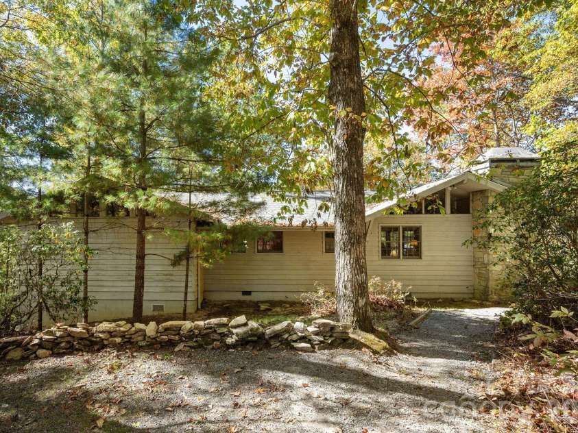 191 Friar Tuck Lane, Brevard, NC 28712.  MLS# CAR4436277, YatesRealty ID 57835. 
