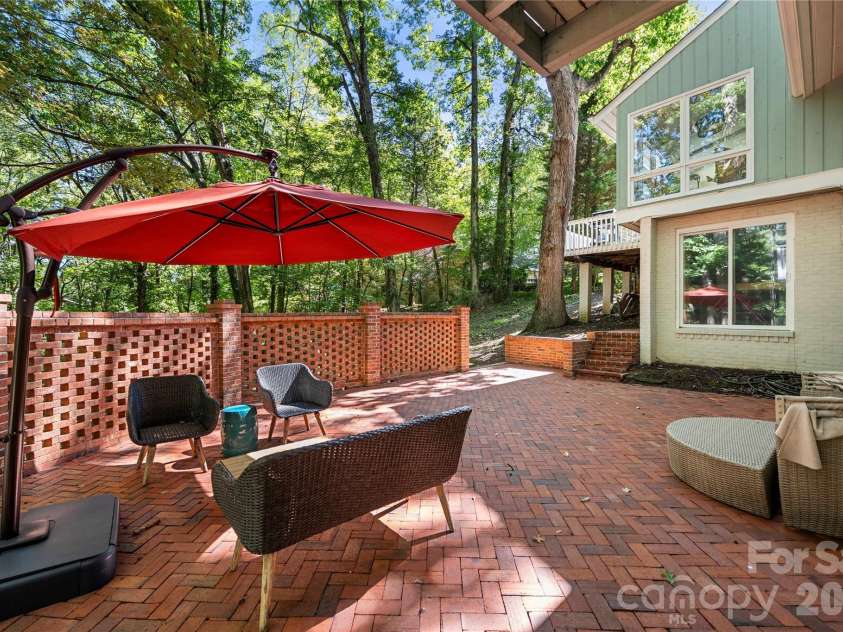 6 Oakwood Court, Clover, SC 29710.  MLS# CAR4434149, YatesRealty ID 57836. 