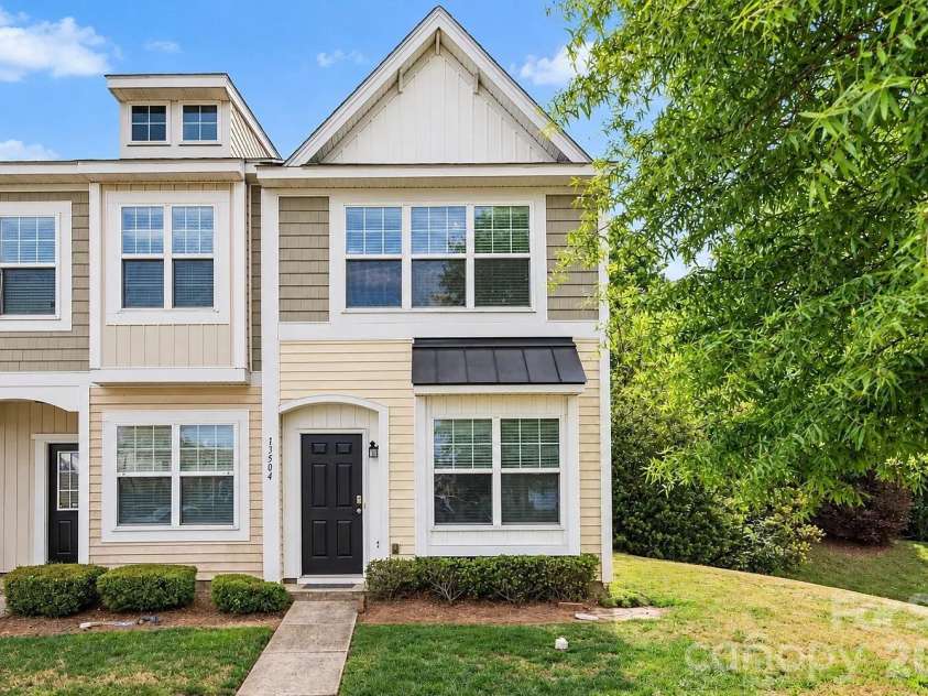 13504 Calloway Glen Drive, Charlotte, NC 28273.  MLS# CAR4436737, YatesRealty ID 57838. 