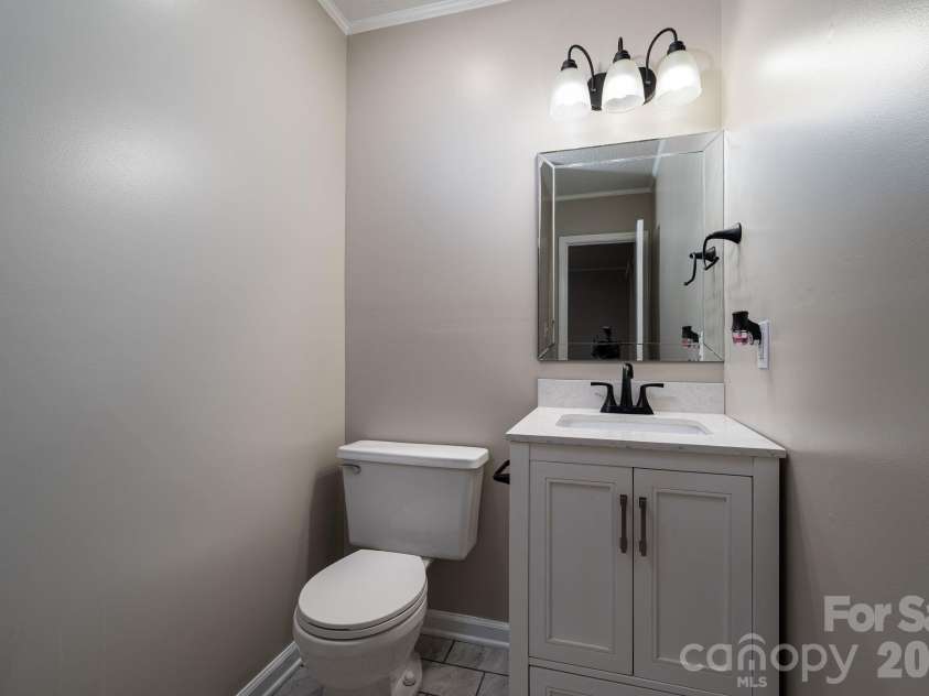 413 Klutz Street, Maiden, NC 28650.  MLS# CAR4436291, YatesRealty ID 57839. 