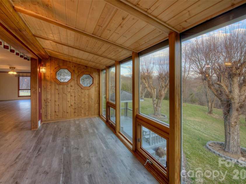 220 Grand View Lane, Burnsville, NC 28714.  MLS# CAR4354228, YatesRealty ID 5784. Sunroom