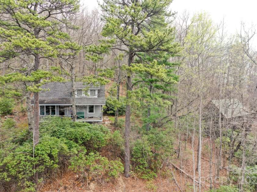 40 Tagalong Lane, Black Mountain, NC 28711.  MLS# CAR4131803, YatesRealty ID 5784. 