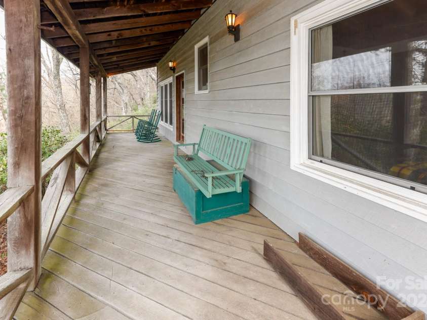 40 Tagalong Lane, Black Mountain, NC 28711.  MLS# CAR4131803, YatesRealty ID 5784. 