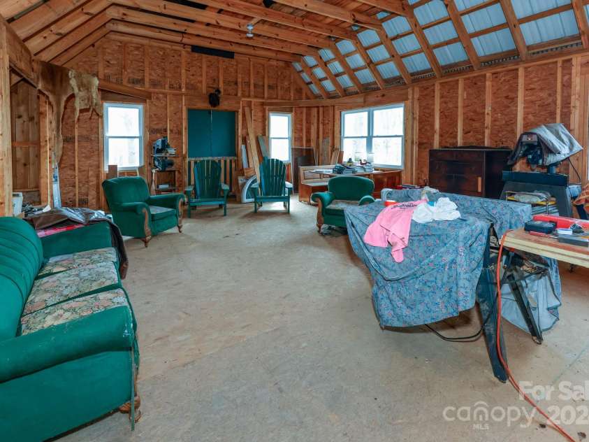 40 Tagalong Lane, Black Mountain, NC 28711.  MLS# CAR4131803, YatesRealty ID 5784. 