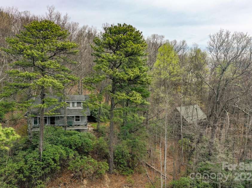 40 Tagalong Lane, Black Mountain, NC 28711.  MLS# CAR4131803, YatesRealty ID 5784. 