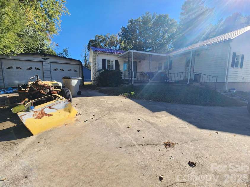 1416 Graystone Place, Lenoir, NC 28645.  MLS# CAR4436557, YatesRealty ID 57847. 