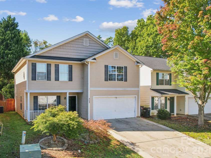 5142 Grays Ridge Drive, Charlotte, NC 28269.  MLS# CAR4429698, YatesRealty ID 57853. 