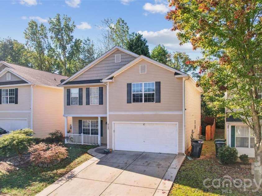5142 Grays Ridge Drive, Charlotte, NC 28269.  MLS# CAR4429698, YatesRealty ID 57853. 