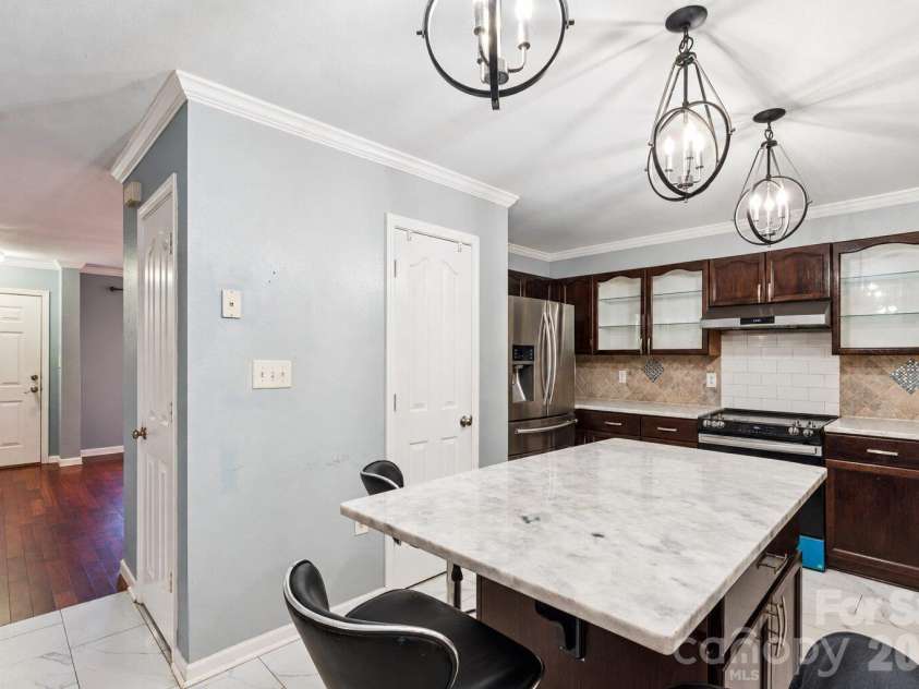 5142 Grays Ridge Drive, Charlotte, NC 28269.  MLS# CAR4429698, YatesRealty ID 57853. 