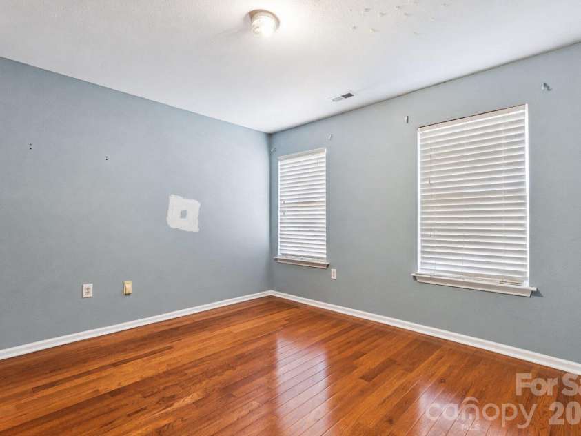 5142 Grays Ridge Drive, Charlotte, NC 28269.  MLS# CAR4429698, YatesRealty ID 57853. 