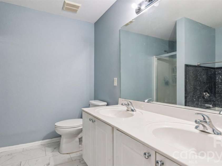 5142 Grays Ridge Drive, Charlotte, NC 28269.  MLS# CAR4429698, YatesRealty ID 57853. 