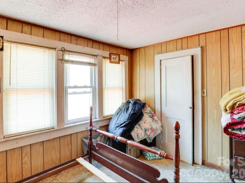 44 B Street, East Flat Rock, NC 28726.  MLS# CAR4435240, YatesRealty ID 57854. 