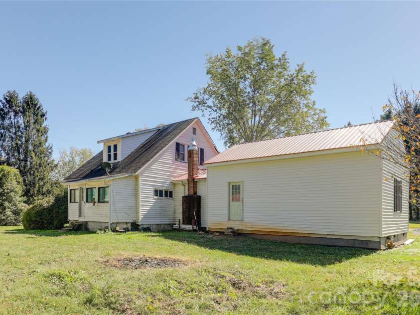 44 B Street, East Flat Rock, NC 28726.  MLS# CAR4435240, YatesRealty ID 57854. 