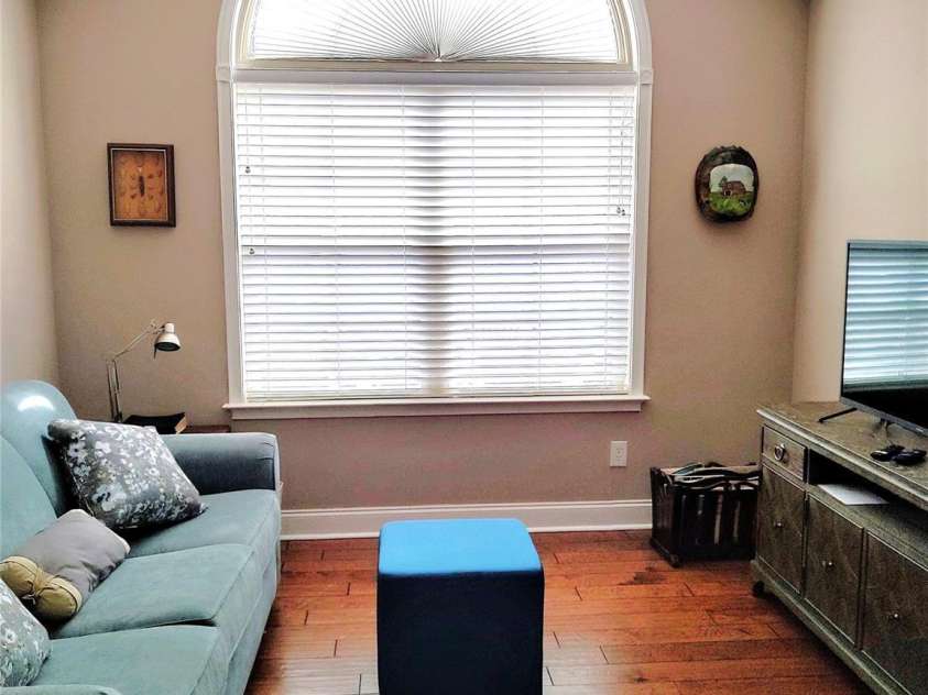 810 Wynnshire Drive, Hickory, NC 28601.  MLS# CAR4231879, YatesRealty ID 5786. 