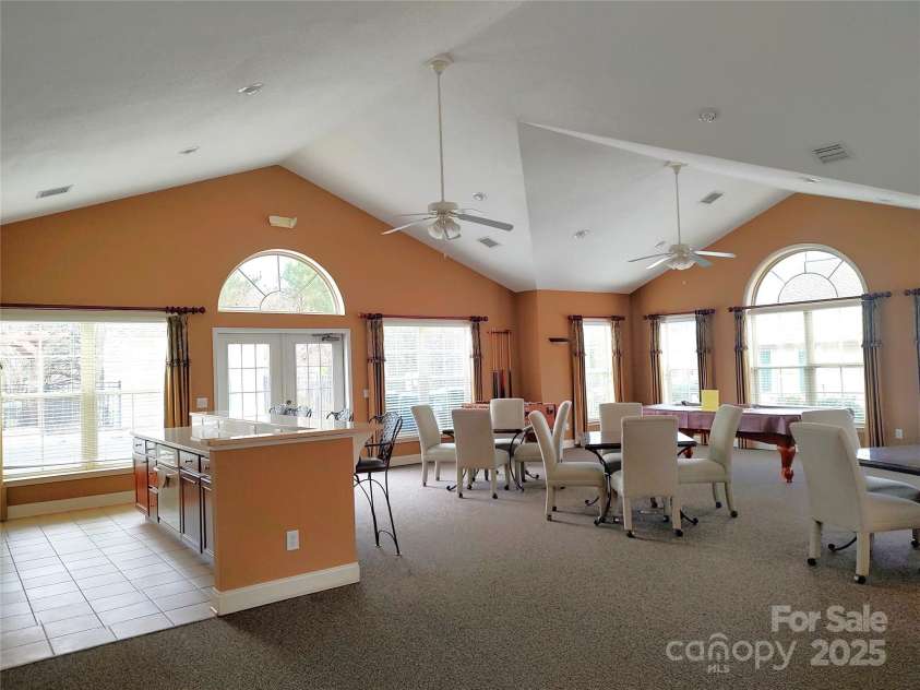 810 Wynnshire Drive, Hickory, NC 28601.  MLS# CAR4231879, YatesRealty ID 5786. Clubhouse