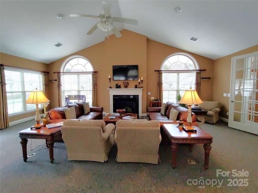 810 Wynnshire Drive, Hickory, NC 28601.  MLS# CAR4231879, YatesRealty ID 5786. Clubhouse