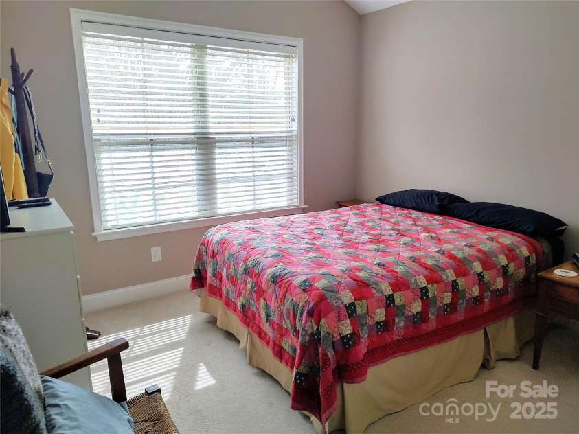 810 Wynnshire Drive, Hickory, NC 28601.  MLS# CAR4231879, YatesRealty ID 5786. Guest bedroom
