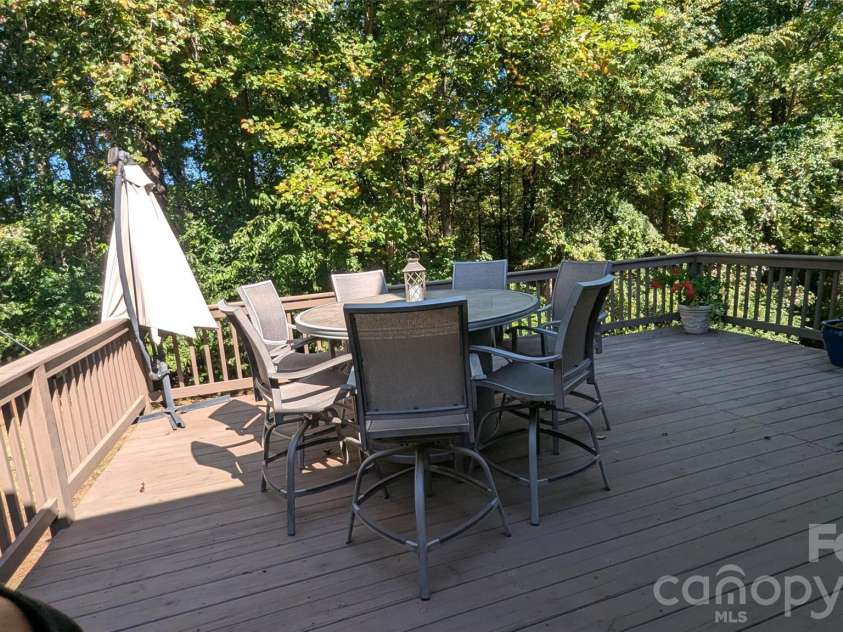 2221 Creek View Court, Fort Mill, SC 29707.  MLS# CAR4436791, YatesRealty ID 57862. 