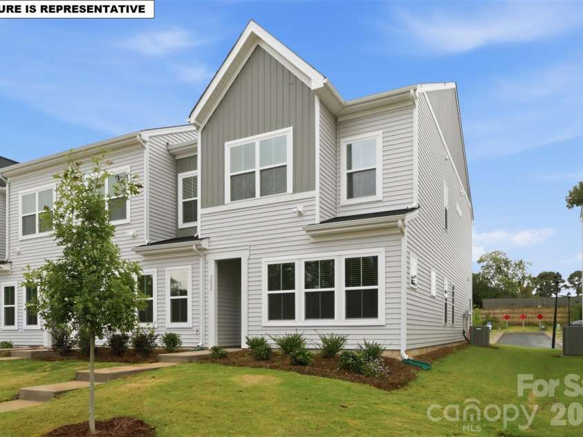 4610 Lakeview Road, Charlotte, NC 28216.  MLS# CAR4436785, YatesRealty ID 57865. 