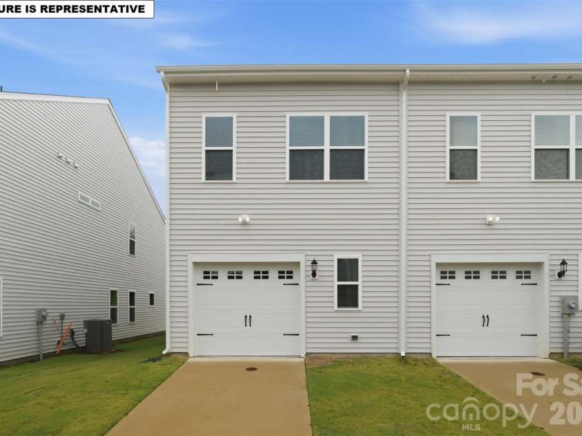 4610 Lakeview Road, Charlotte, NC 28216.  MLS# CAR4436785, YatesRealty ID 57865. 