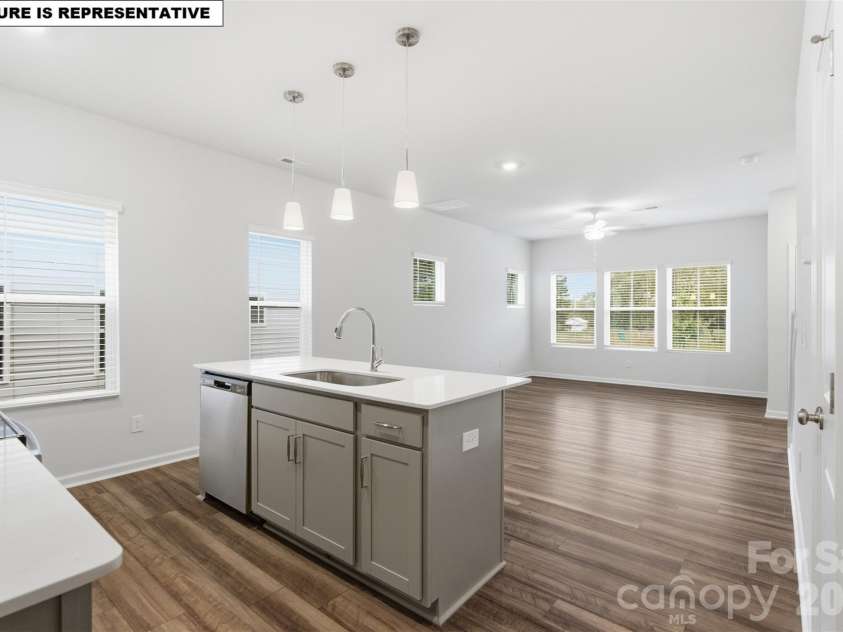 4610 Lakeview Road, Charlotte, NC 28216.  MLS# CAR4436785, YatesRealty ID 57865. 