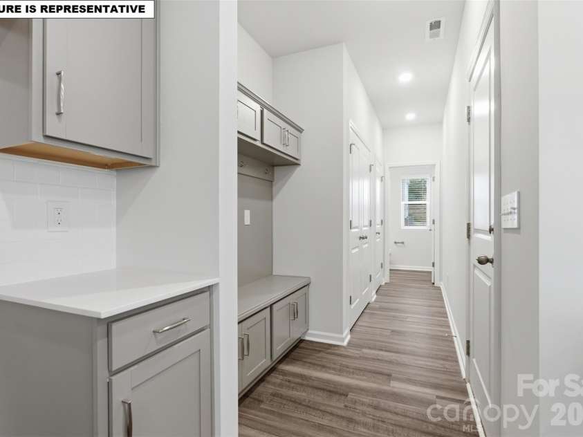 4610 Lakeview Road, Charlotte, NC 28216.  MLS# CAR4436785, YatesRealty ID 57865. 