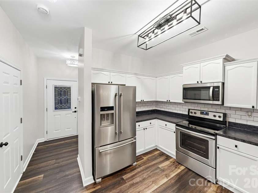5454 Franklin Springs Circle, Charlotte, NC 28217.  MLS# CAR4436784, YatesRealty ID 57868. 