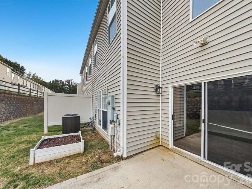 5454 Franklin Springs Circle, Charlotte, NC 28217.  MLS# CAR4436784, YatesRealty ID 57868. 