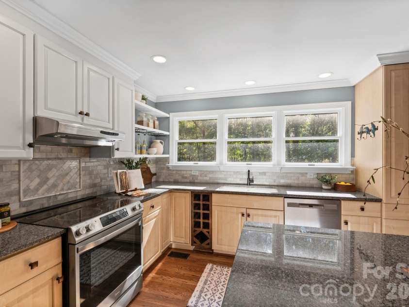 270 Sweet Autumn Lane, Lexington, NC 27295.  MLS# CAR4436793, YatesRealty ID 57869. 