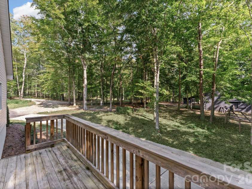 270 Sweet Autumn Lane, Lexington, NC 27295.  MLS# CAR4436793, YatesRealty ID 57869. 