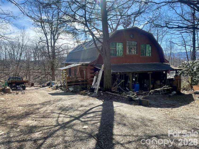 705 Doc Howell Road, Spruce Pine, NC 28777.  MLS# CAR4350286, YatesRealty ID 5787. 705 Doc Howell Rd Spruce Pine~ home on 4+ acres