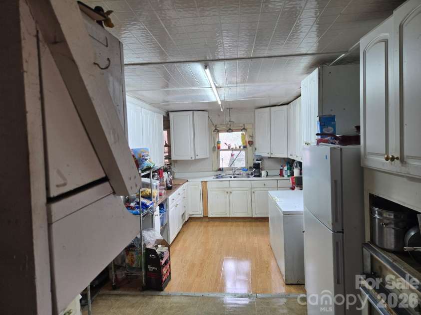 705 Doc Howell Road, Spruce Pine, NC 28777.  MLS# CAR4350286, YatesRealty ID 5787. Kitchen