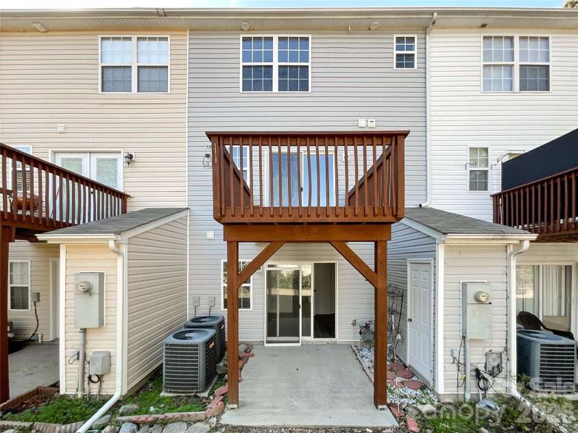 1228 Iron Gate Court, Rock Hill, SC 29732.  MLS# CAR4436779, YatesRealty ID 57870. 