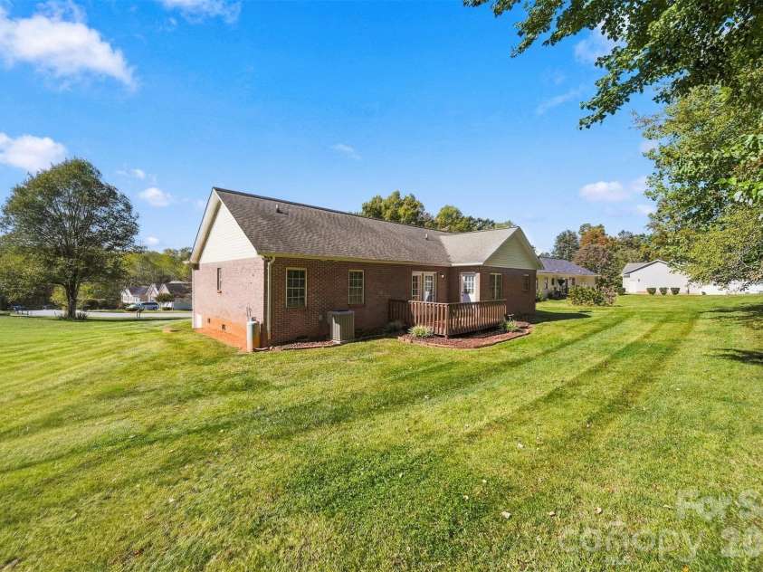 4876 Sandstone Drive, Conover, NC 28613.  MLS# CAR4434569, YatesRealty ID 57871. 