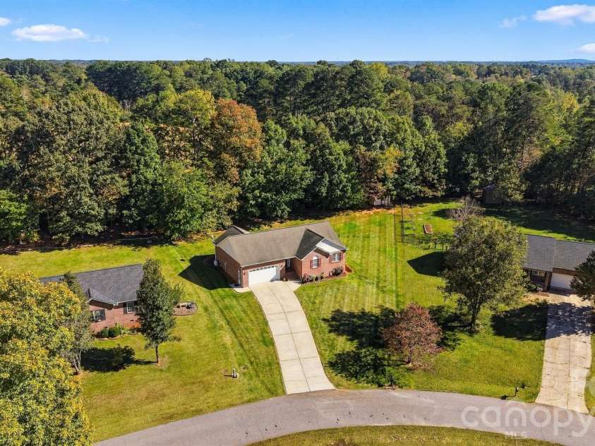 4876 Sandstone Drive, Conover, NC 28613.  MLS# CAR4434569, YatesRealty ID 57871. 