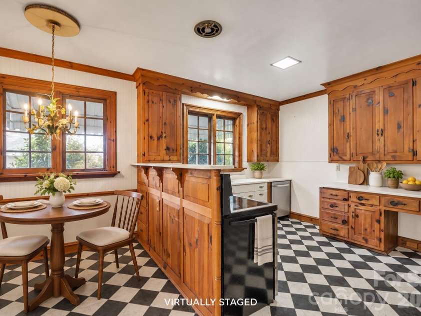 624 Mitchell Avenue, Salisbury, NC 28144.  MLS# CAR4436259, YatesRealty ID 57879. 