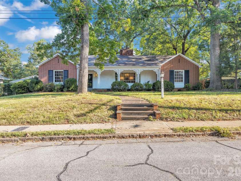 624 Mitchell Avenue, Salisbury, NC 28144.  MLS# CAR4436259, YatesRealty ID 57879. 