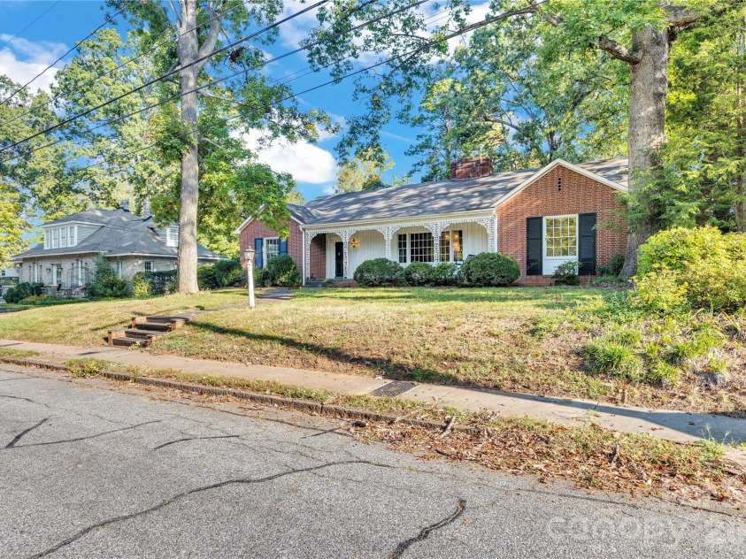 624 Mitchell Avenue, Salisbury, NC 28144.  MLS# CAR4436259, YatesRealty ID 57879. 