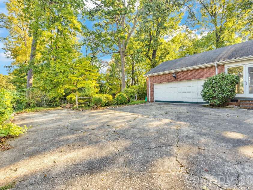 624 Mitchell Avenue, Salisbury, NC 28144.  MLS# CAR4436259, YatesRealty ID 57879. 