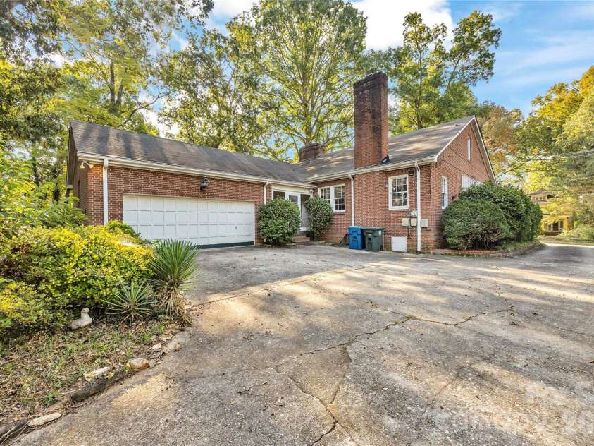 624 Mitchell Avenue, Salisbury, NC 28144.  MLS# CAR4436259, YatesRealty ID 57879. 