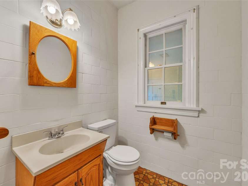 624 Mitchell Avenue, Salisbury, NC 28144.  MLS# CAR4436259, YatesRealty ID 57879. 