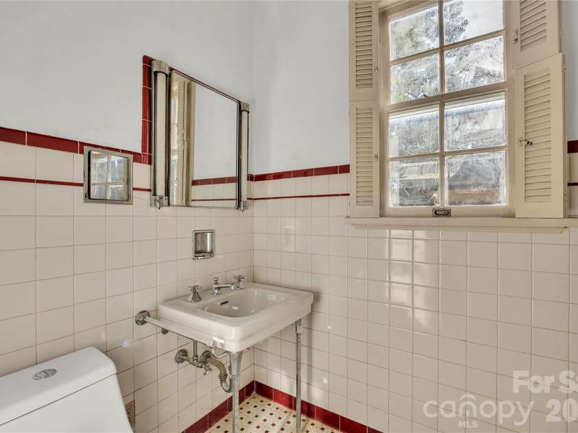 624 Mitchell Avenue, Salisbury, NC 28144.  MLS# CAR4436259, YatesRealty ID 57879. 