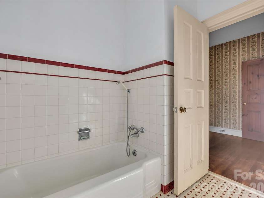 624 Mitchell Avenue, Salisbury, NC 28144.  MLS# CAR4436259, YatesRealty ID 57879. 