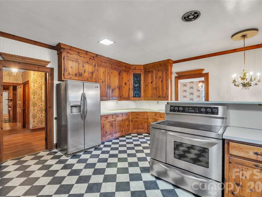 624 Mitchell Avenue, Salisbury, NC 28144.  MLS# CAR4436259, YatesRealty ID 57879. 